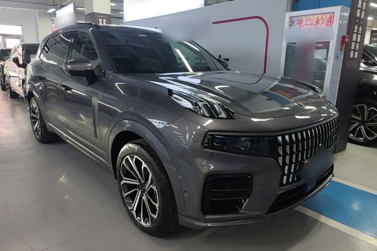 Used Lynk & Co 09 EM-P 2023 2.0TD EM-P Long-Range Version PM 7-Seater Front Right 45 Deg