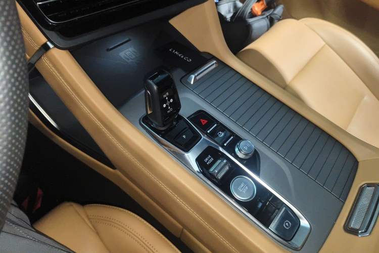 Used Lynk & Co 09 EM-P 2023 2.0TD EM-P Long-Range Version PM Six-Seater Gear Lever