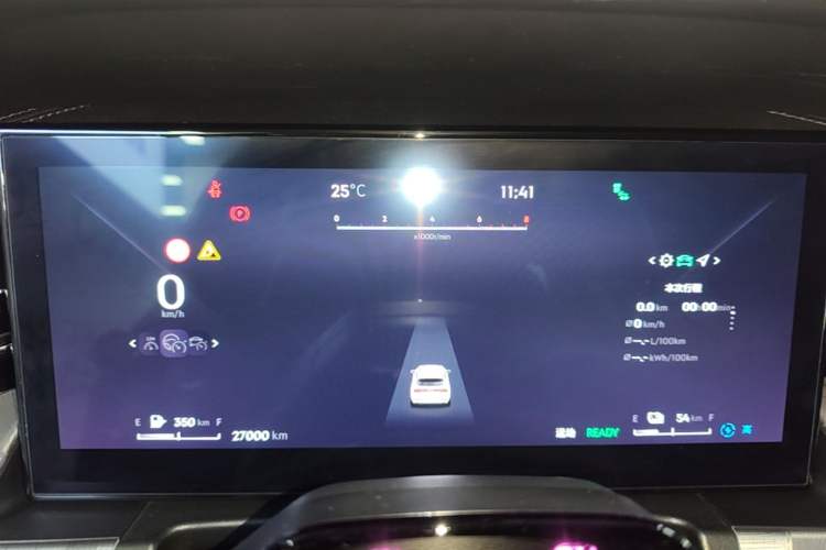 Used Lynk & Co 09 EM-P 2023 2.0TD EM-P Long-Range Version PM 7-Seater Instrument Cluster