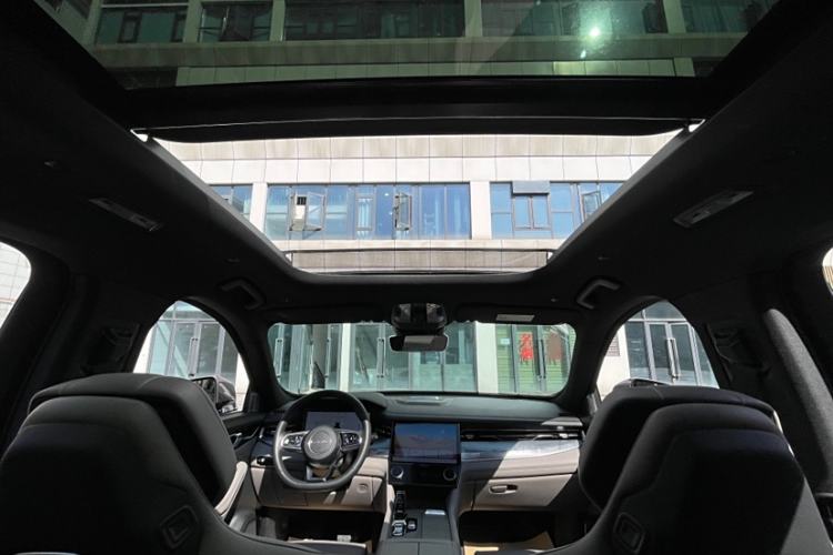 Used Lynk & Co 09 EM-P 2023 2.0TD EM-P Long-Range Version PM 7-Seater Interior 3
