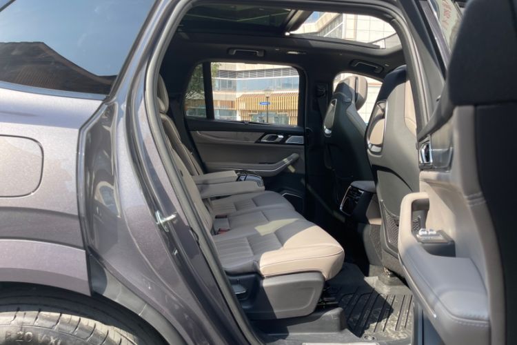 Used Lynk & Co 09 EM-P 2023 2.0TD EM-P Long-Range Version PM 7-Seater Interior 5