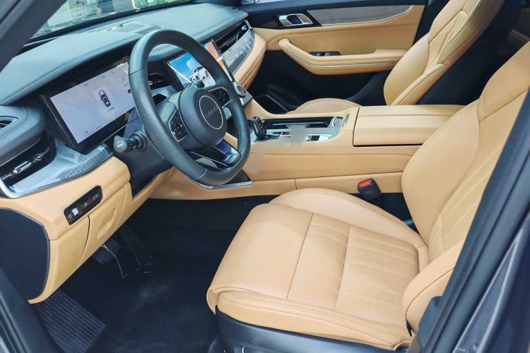 Used Lynk & Co 09 EM-P 2023 2.0TD EM-P Long-Range Version PM 7-Seater Interior 7