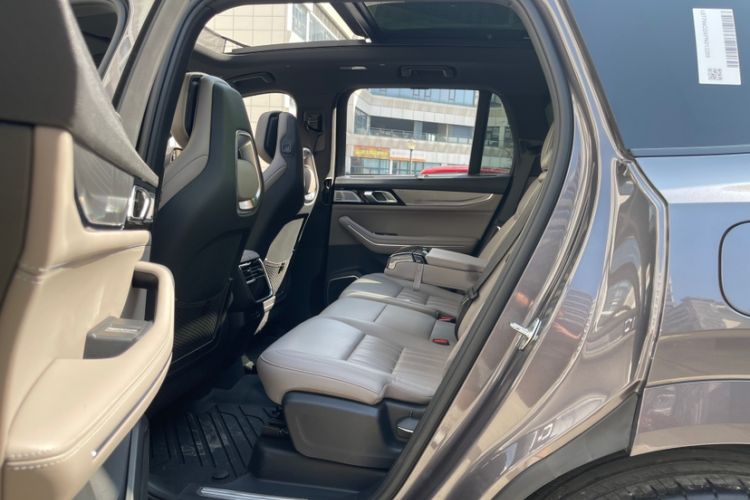 Used Lynk & Co 09 EM-P 2023 2.0TD EM-P Long-Range Version PM 7-Seater Interior 9