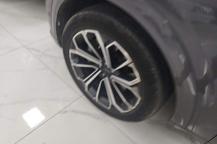 Used Lynk & Co 09 EM-P 2023 2.0TD EM-P Long-Range Version PM Six-Seater Left Front Wheel Hub