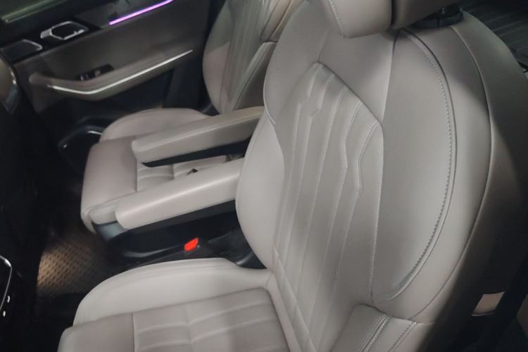 Used Lynk & Co 09 EM-P 2023 2.0TD EM-P Long-Range Version PM Six-Seater Left Rear Seat