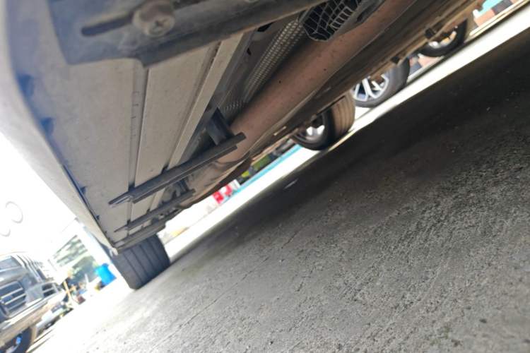 Used Lynk & Co 09 EM-P 2023 2.0TD EM-P Long-Range Version PM 7-Seater Left Side Sill