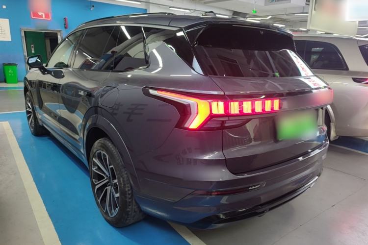 Used Lynk & Co 09 EM-P 2023 2.0TD EM-P Long-Range Version PM 7-Seater Rear Left 45 Deg