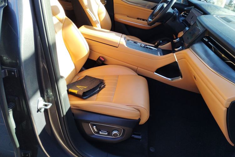 Used Lynk & Co 09 EM-P 2023 2.0TD EM-P Long-Range Version PM 7-Seater Right Front Seat