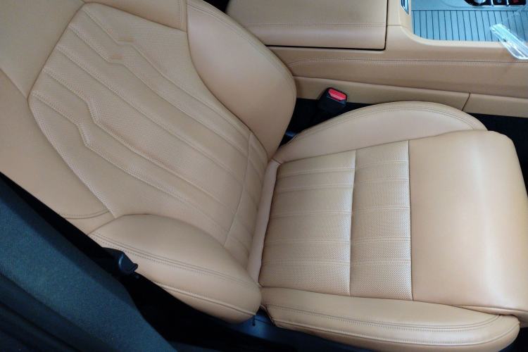 Used Lynk & Co 09 EM-P 2023 2.0TD EM-P Long-Range Version PM 7-Seater Right Front Seat