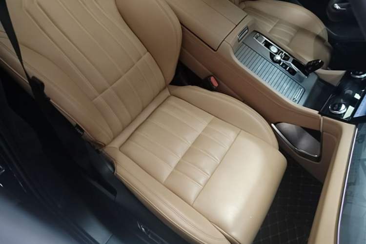Used Lynk & Co 09 EM-P 2023 2.0TD EM-P Long-Range Version PM Six-Seater Right Front Seat