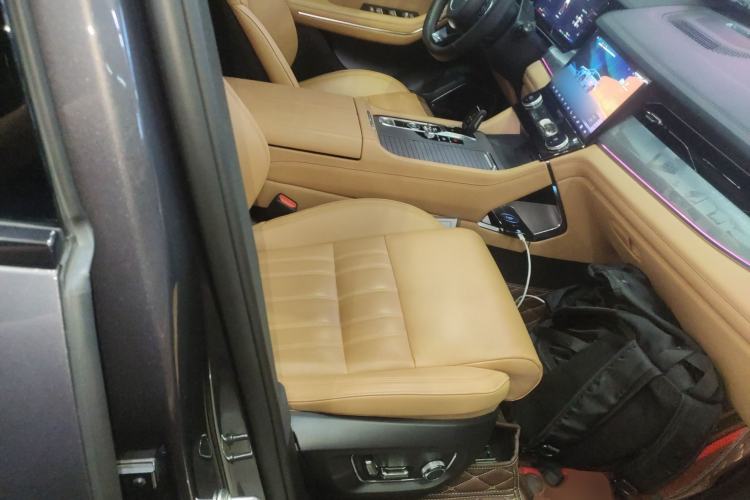 Used Lynk & Co 09 EM-P 2023 2.0TD EM-P Long-Range Version PM 7-Seater Right Front Seat