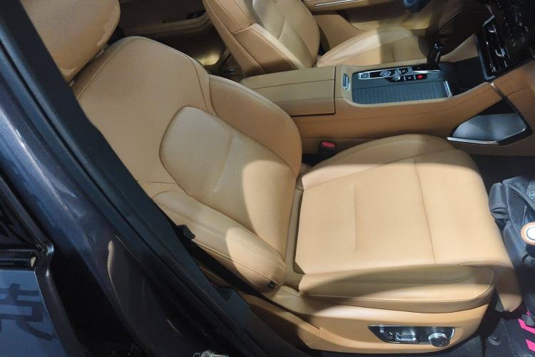 Used Lynk & Co 09 EM-P 2023 2.0TD EM-P Long-Range Version PM Six-Seater Right Front Seat