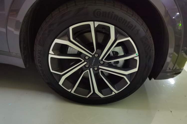 Used Lynk & Co 09 EM-P 2023 2.0TD EM-P Long-Range Version PM Six-Seater Right Front Wheel Hub