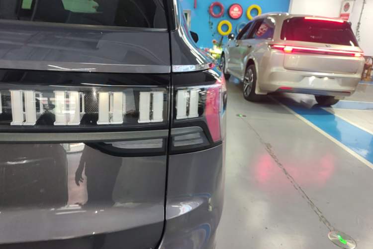 Used Lynk & Co 09 EM-P 2023 2.0TD EM-P Long-Range Version PM 7-Seater Right Rear Taillight