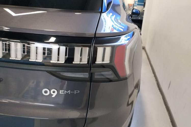 Used Lynk & Co 09 EM-P 2023 2.0TD EM-P Long-Range Version PM 7-Seater Right Rear Taillight