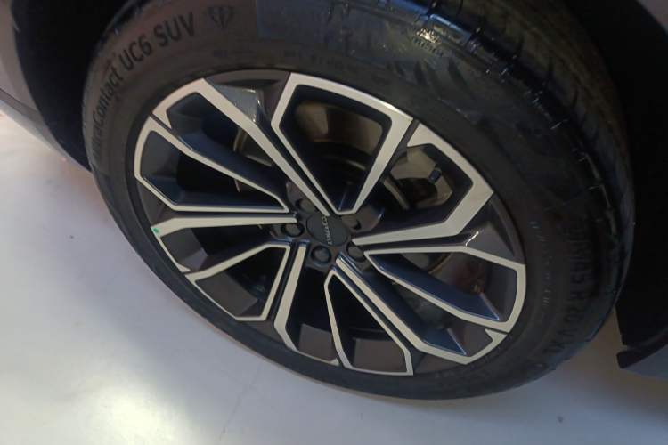 Used Lynk & Co 09 EM-P 2023 2.0TD EM-P Long-Range Version PM 7-Seater Right Rear Wheel Hub
