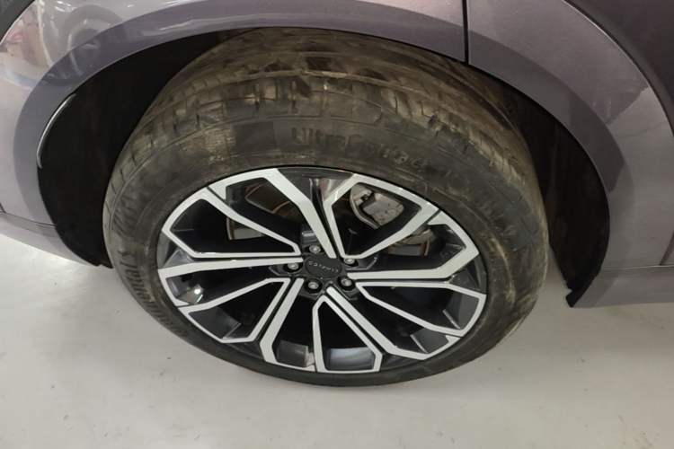 Used Lynk & Co 09 EM-P 2023 2.0TD EM-P Long-Range Version PM 7-Seater Right Rear Wheel Hub