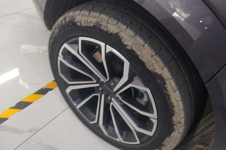Used Lynk & Co 09 EM-P 2023 2.0TD EM-P Long-Range Version PM Six-Seater Right Rear Wheel Hub