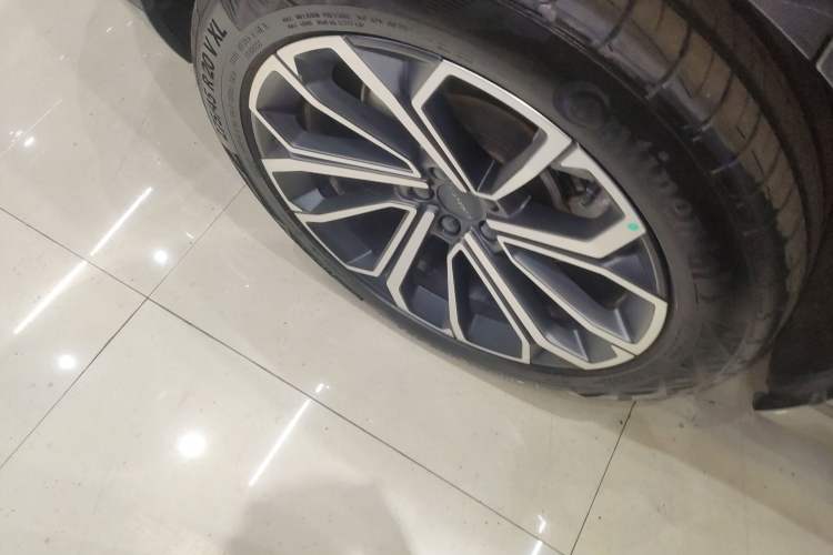 Used Lynk & Co 09 EM-P 2023 2.0TD EM-P Long-Range Version PM 7-Seater Right Rear Wheel Hub