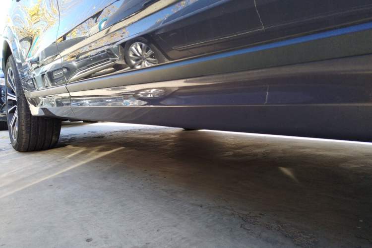Used Lynk & Co 09 EM-P 2023 2.0TD EM-P Long-Range Version PM 7-Seater Right Side Sill