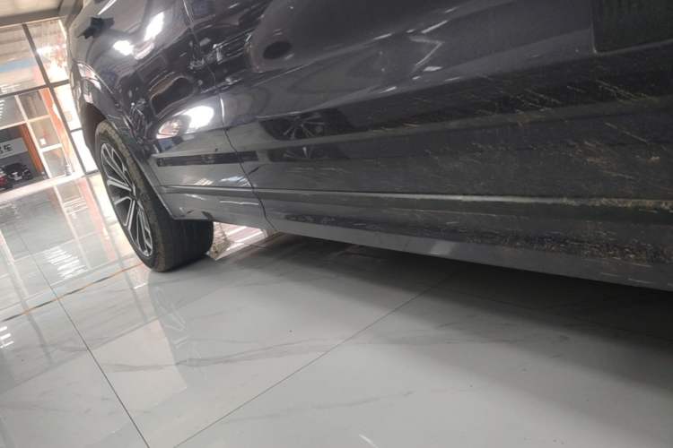 Used Lynk & Co 09 EM-P 2023 2.0TD EM-P Long-Range Version PM Six-Seater Right Side Sill