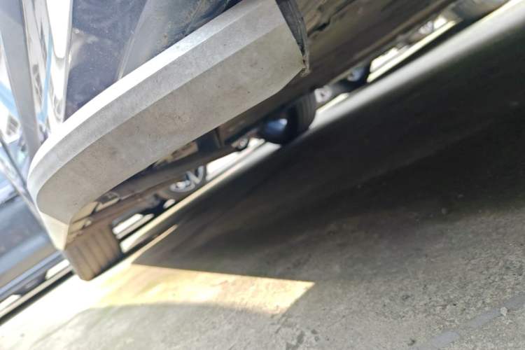 Used Lynk & Co 09 EM-P 2023 2.0TD EM-P Long-Range Version PM 7-Seater Right Side Sill