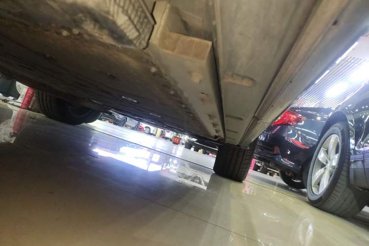 Used Lynk & Co 09 EM-P 2023 2.0TD EM-P Long-Range Version PM 7-Seater Right Side Sill