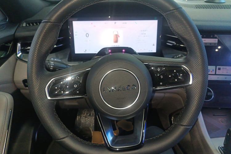 Used Lynk & Co 09 EM-P 2023 2.0TD EM-P Long-Range Version PM 7-Seater Steering Wheel