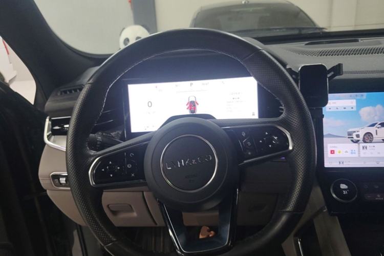 Used Lynk & Co 09 EM-P 2023 2.0TD EM-P Long-Range Version PM Six-Seater Steering Wheel