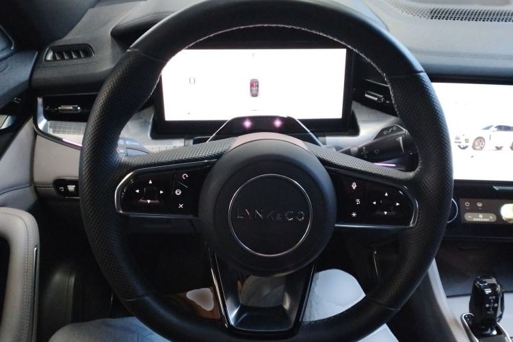 Used Lynk & Co 09 EM-P 2023 2.0TD EM-P Long-Range Version PM 7-Seater Steering Wheel