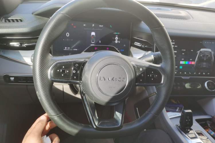 Used Lynk & Co 09 EM-P 2023 2.0TD EM-P Long-Range Version PM Six-Seater Steering Wheel