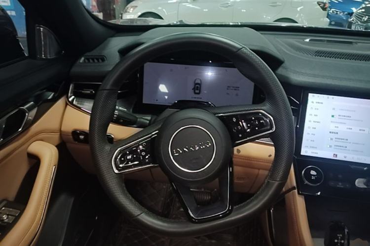 Used Lynk & Co 09 EM-P 2023 2.0TD EM-P Long-Range Version PM Six-Seater Steering Wheel