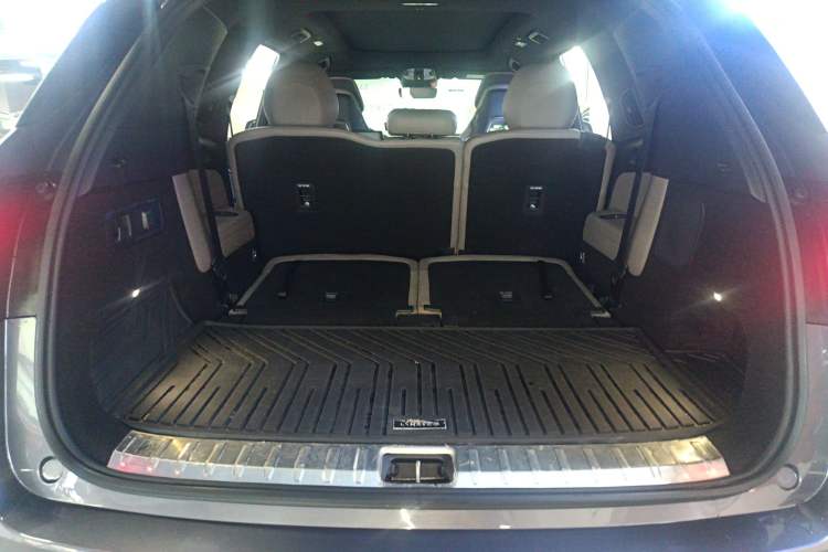 Used Lynk & Co 09 EM-P 2023 2.0TD EM-P Long-Range Version PM 7-Seater Trunk