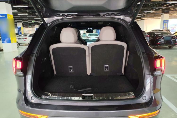 Used Lynk & Co 09 EM-P 2023 2.0TD EM-P Long-Range Version PM Six-Seater Trunk
