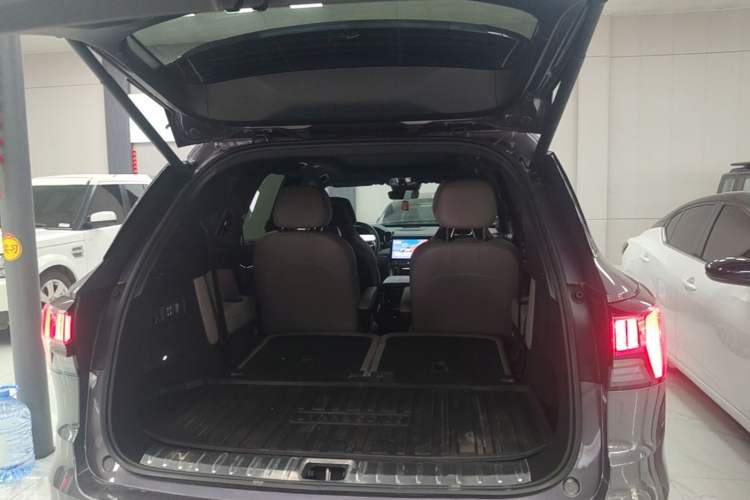 Used Lynk & Co 09 EM-P 2023 2.0TD EM-P Long-Range Version PM Six-Seater Trunk