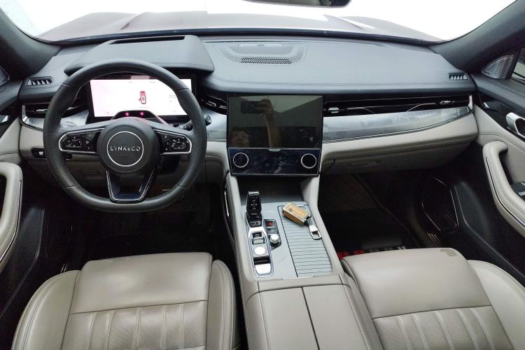 Used Lynk & Co 09 EM-P 2023 2.0TD EM-P Long-Range Version PM Six-Seater Center Console