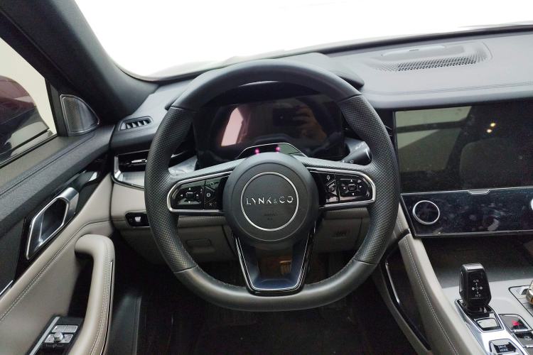 Used Lynk & Co 09 EM-P 2023 2.0TD EM-P Long-Range Version PM Six-Seater Steering Wheel