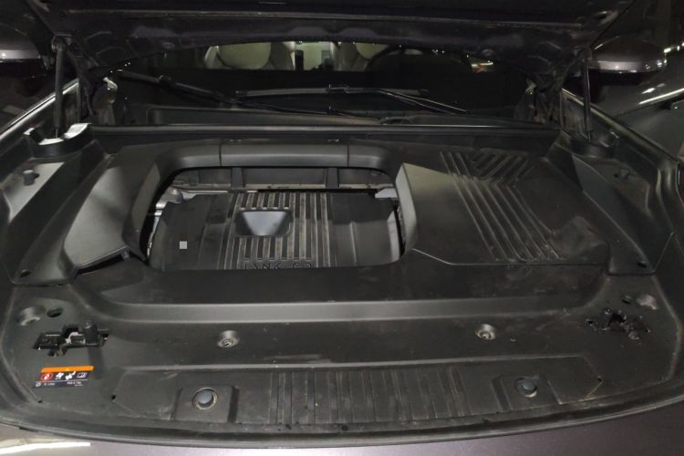 Used Lynk & Co 09 EM-P 2023 2.0TD EM-P Long-Range Version PM Six-Seater Engine Bay