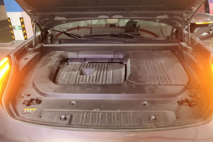 Used Lynk & Co 09 EM-P 2023 2.0TD EM-P Long-Range Version PM Six-Seater Engine Bay
