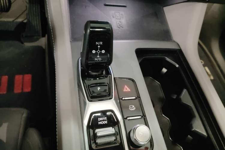 Used Lynk & Co 09 EM-P 2023 2.0TD EM-P Long-Range Version PM Six-Seater Gear Lever