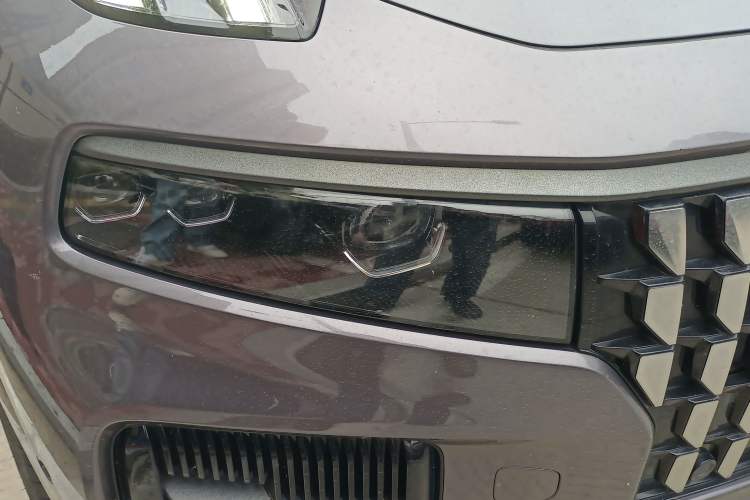 Used Lynk & Co 09 EM-P 2023 2.0TD EM-P Long-Range Version AM Seven-Seater Right Front Headlight