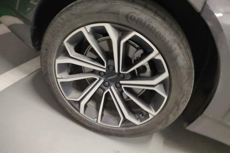 Used Lynk & Co 09 EM-P 2023 2.0TD EM-P Long-Range Version PM Six-Seater Right Rear Wheel Hub