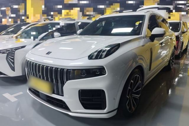 Ojetý Lynk & Co 09 EM-P 2023 2.0TD EM-P Four-Wheel Drive Asian Games Executive Edition Five Seats