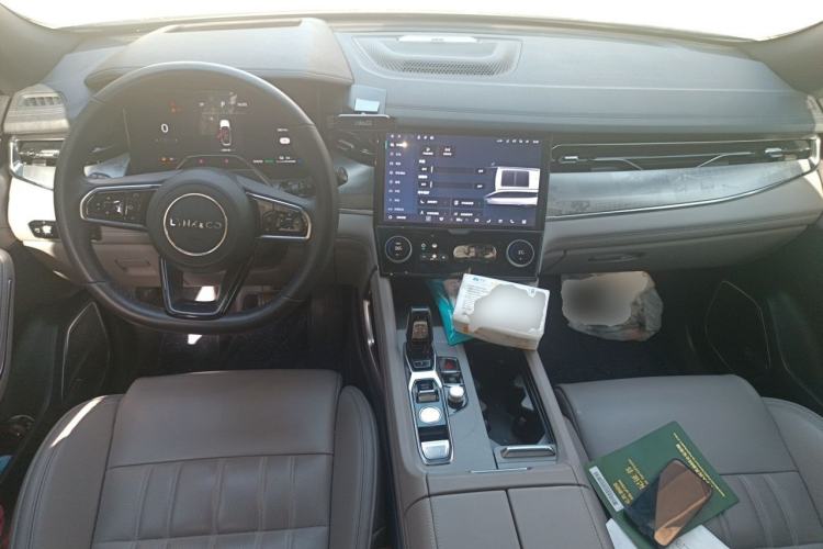 Used Lynk & Co 09 EM-P 2023 2.0TD EM-P Long-Range Version PM Six-Seater Center Console