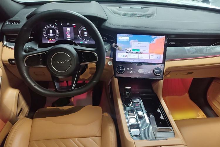 Used Lynk & Co 09 EM-P 2023 2.0TD EM-P Four-Wheel Drive Asian Games Executive Edition Five Seats Center Console