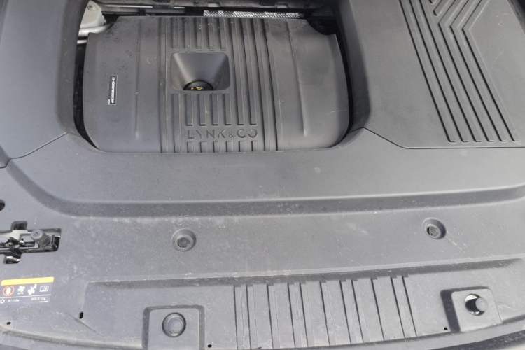 Used Lynk & Co 09 EM-P 2023 2.0TD EM-P Long-Range Version PM Six-Seater Engine Bay