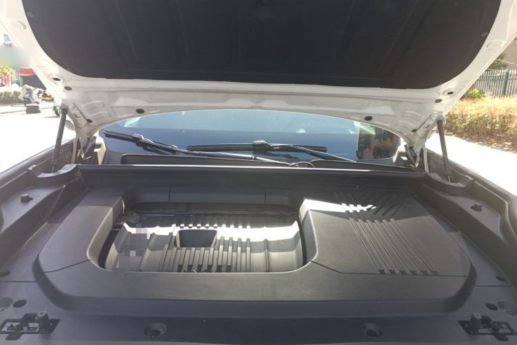 Used Lynk & Co 09 EM-P 2023 2.0TD EM-P Long-Range Version PM Six-Seater Engine Bay