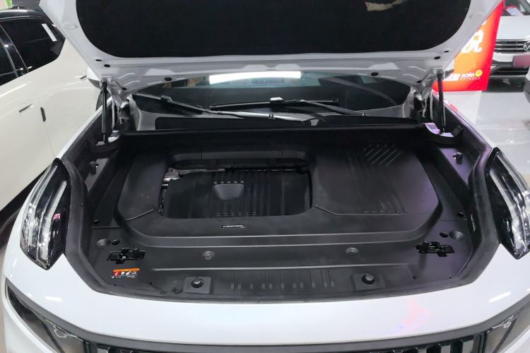 Used Lynk & Co 09 EM-P 2023 2.0TD EM-P Long-Range Version PM 7-Seater Engine Bay