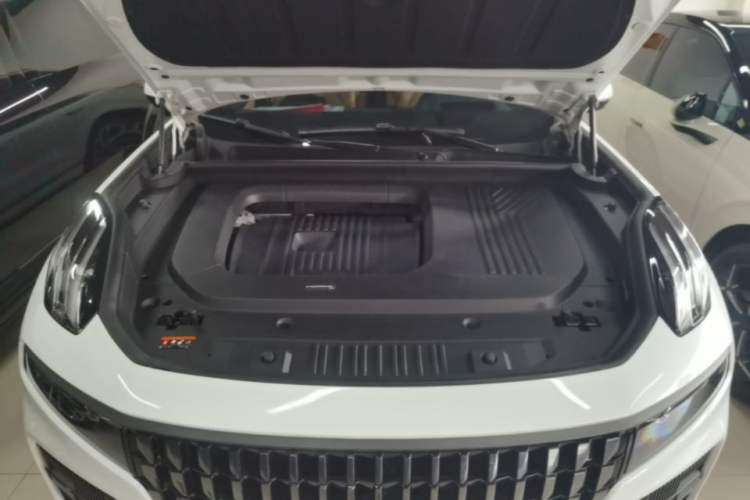 Used Lynk & Co 09 EM-P 2023 2.0TD EM-P Long-Range Version PM Six-Seater Engine Bay