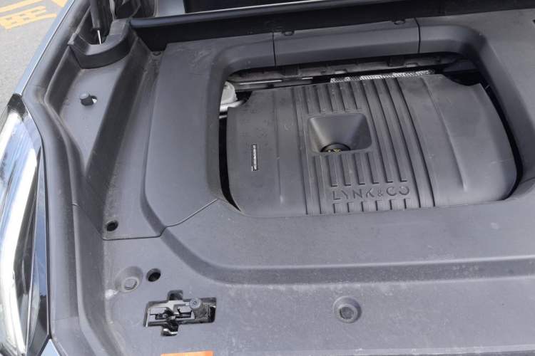 Used Lynk & Co 09 EM-P 2023 2.0TD EM-P Long-Range Version PM Six-Seater Engine Bay Right